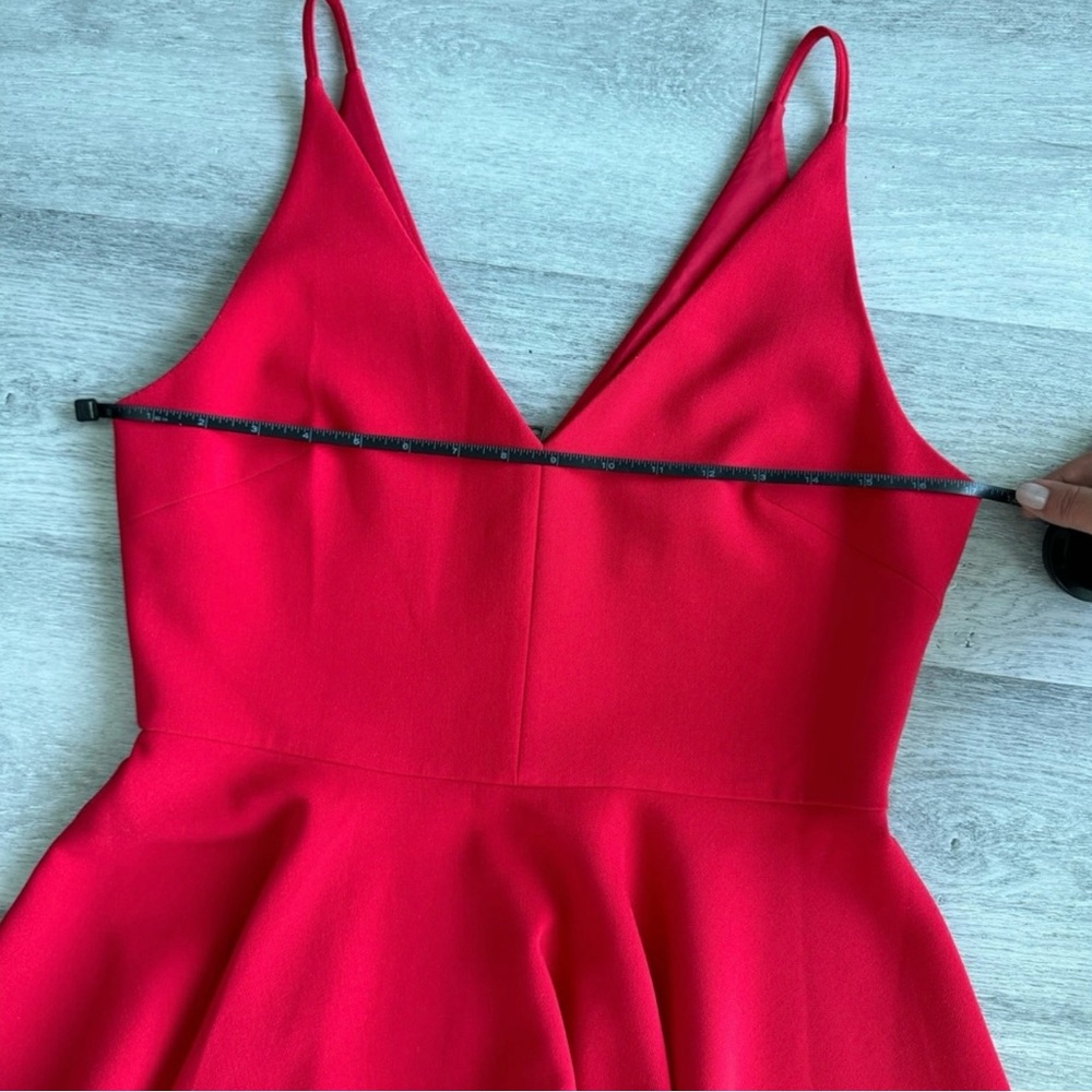 BCBGMAXAZRIA women's peplum red top sleeveless,V-Neck. - Picture 6 of 7